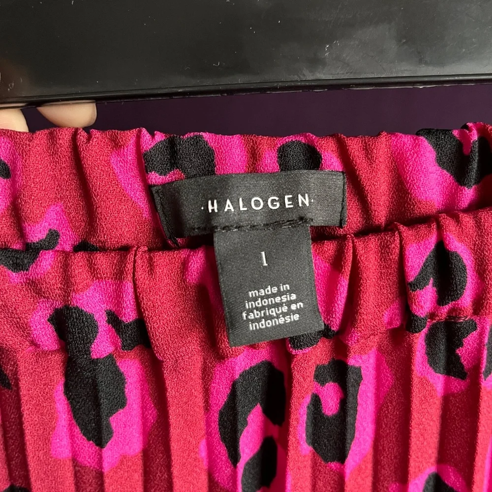 Pink Animal Print Pleated Skirt - Picture 2 of 5